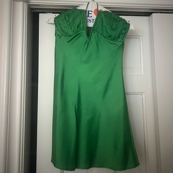 Princess Polly green strapless underwire dress. Worn once. Buttons broken! - Picture 2 of 3